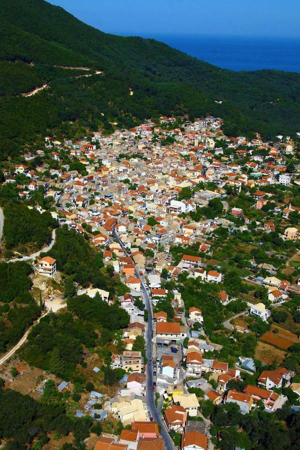 Giannoylas Hoyse{Pigadi Apartment Ágios Matthaíos Bagian luar foto